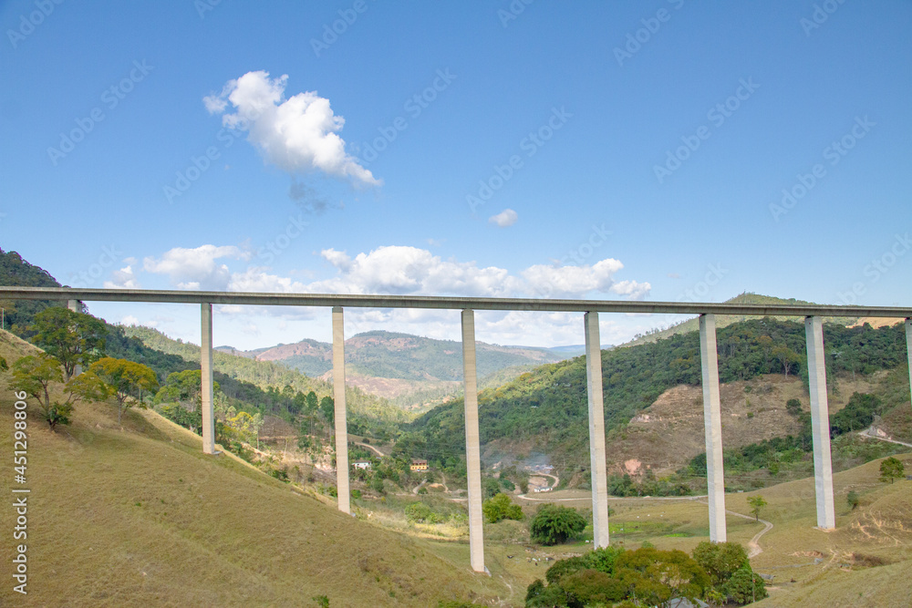 Road - BR-381 - Belo Horizonte -> Ipatinga / MG / BRAZIL Road - BR-381 - Belo Horizonte -> Ipatinga / MG / BRAZIL
