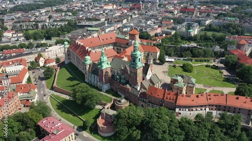 Burg Wawel in Krakau | Luftbilder von der Burg Wawel in Polen | Aerial Video from Zamek Królewski na Wawelu in Poland photo