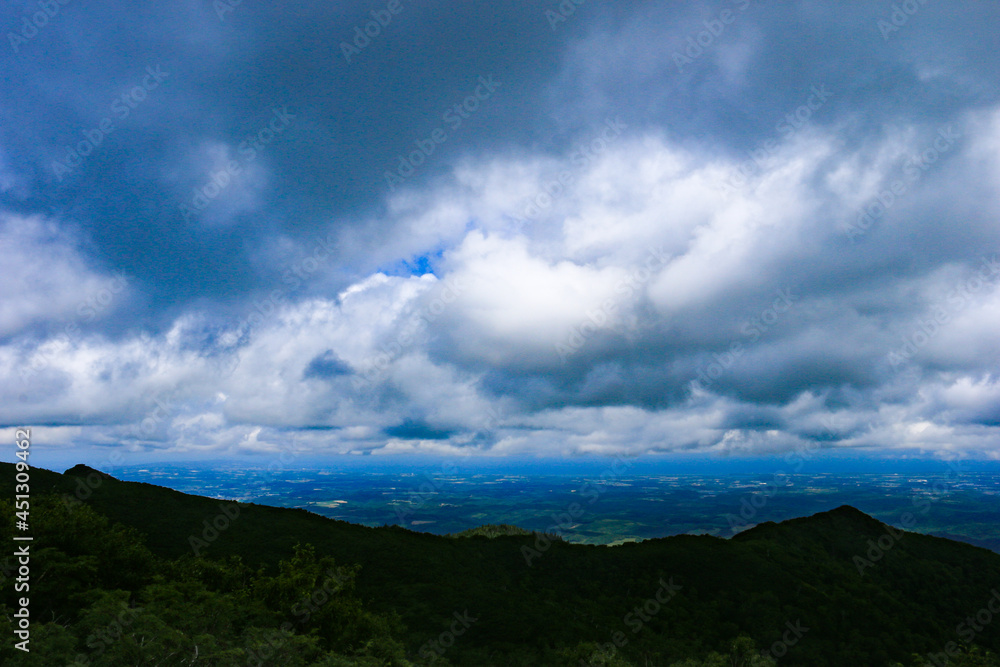 北海道の夏　藻琴山山頂から　オホーツク海遠景