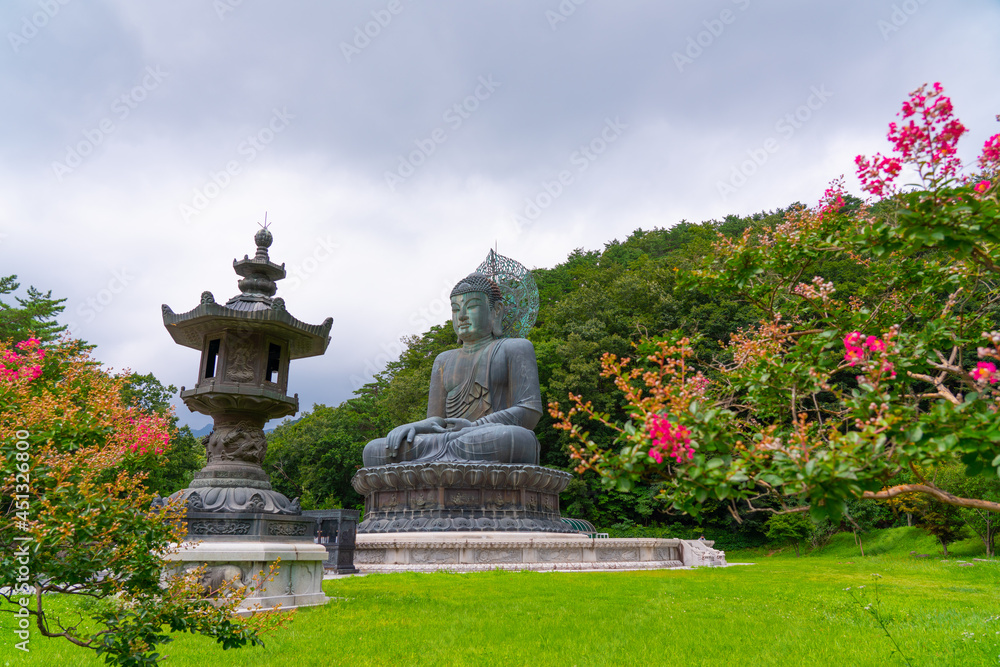 Buddha statue at Sinheungsa Temple in Seoraksan National Park, South Korea