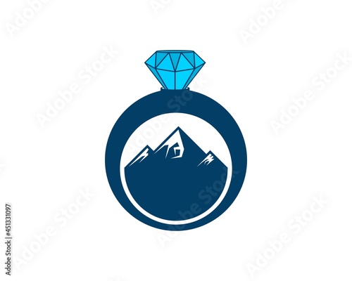 Jewelery ring diamond with mountain inside