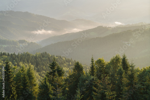Dolina potoku Czercz, Beskid Sądecki, Piwniczna-Zdrój. Widok z Eliaszówki © Piotr Szpakowski