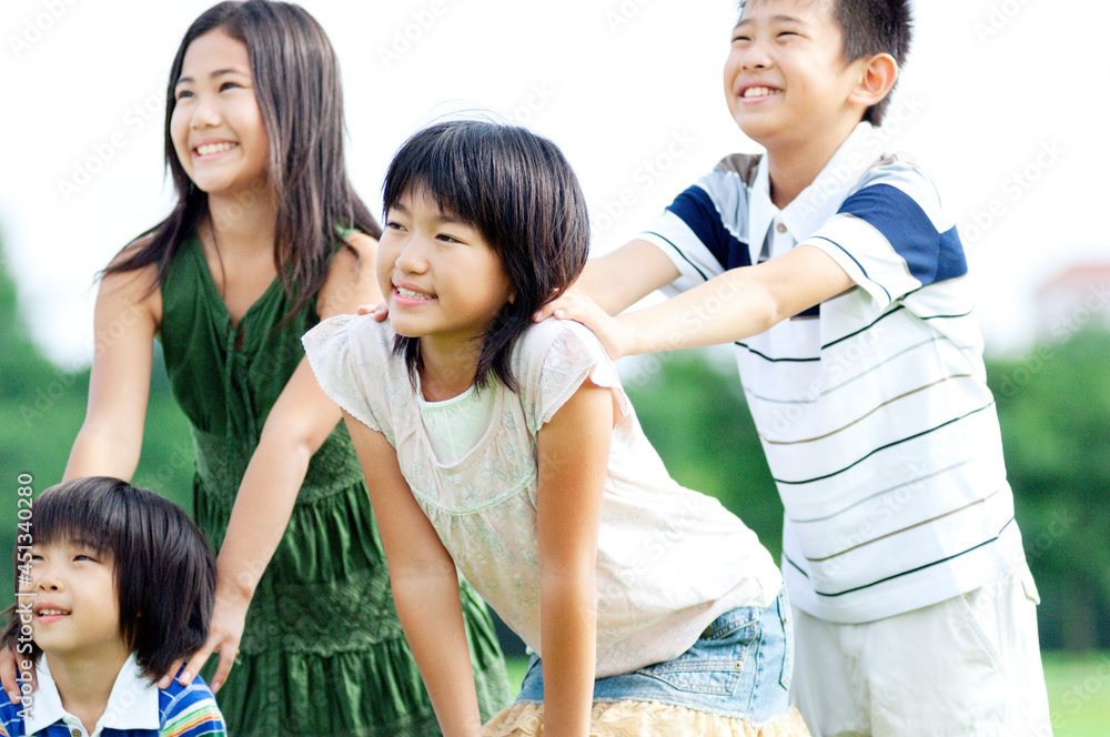 笑顔の子供たち