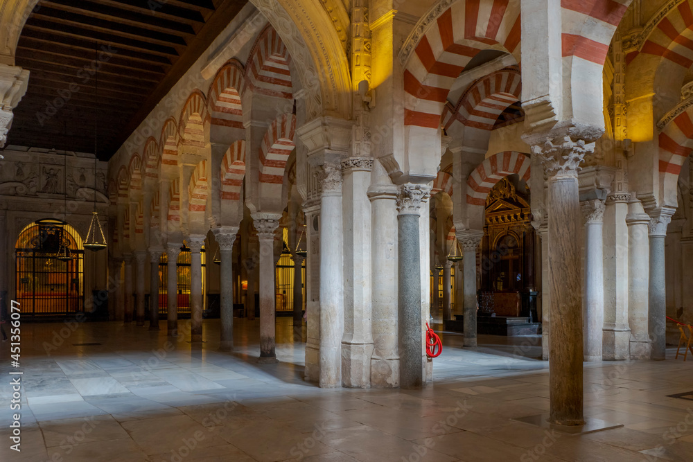 detalles del interior de la Mezquita catedral de Córdoba, España