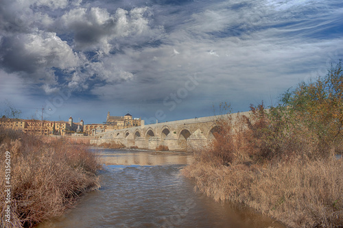 puente romano de la ciudad de Córdoba, España photo