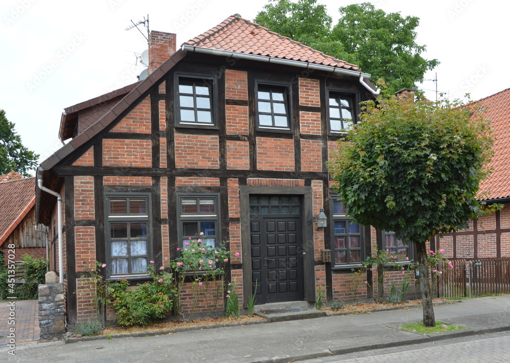 Typische Norddeutsche Architektur im Dorf Ahlden, Niedersachsen