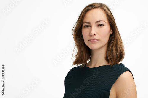 Portrait of a professionel young woman with a neutral face expression