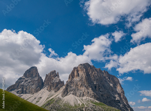 Felsige Berggipfel der Dolomiten in Südtirol