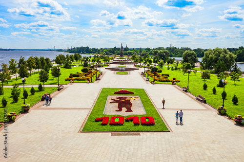 Bear sculpture in Strelka park, Yaroslavl