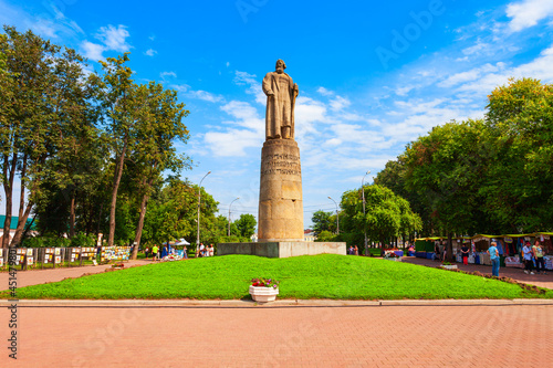Tableau sur toile Ivan Susanin monument in Kostroma, Russia