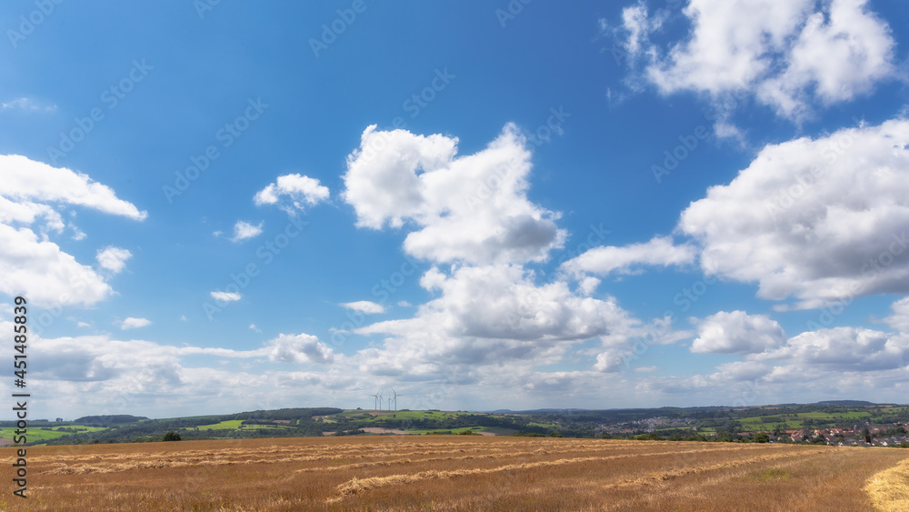 Obraz premium Landschaft in Frankreich an der Grenze zu Deutschland