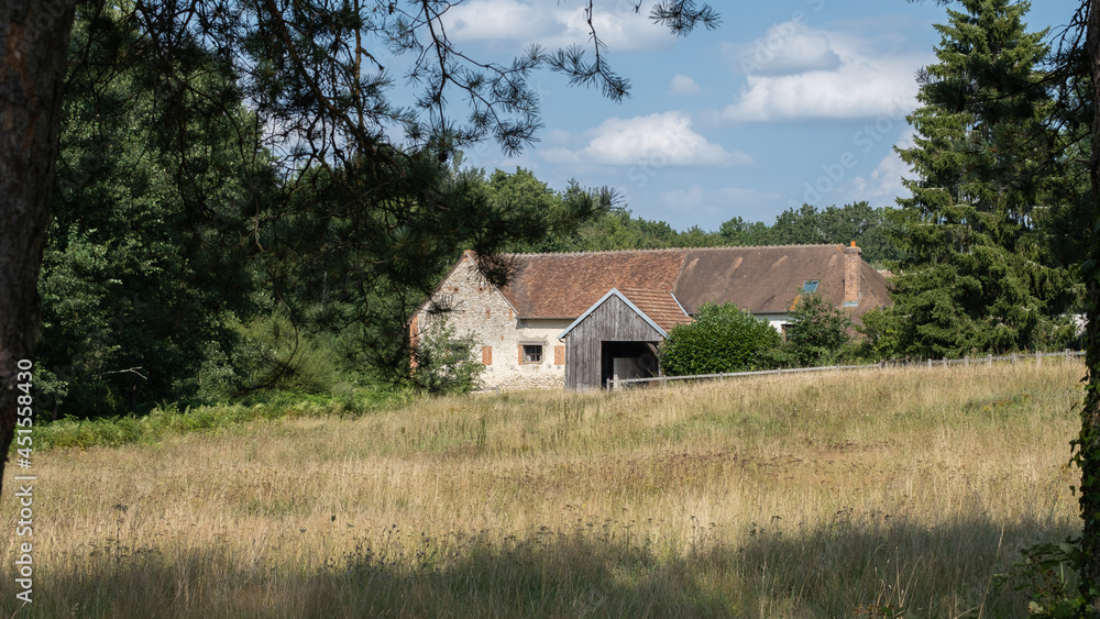 Fototapeta premium Farm lost in the countryside