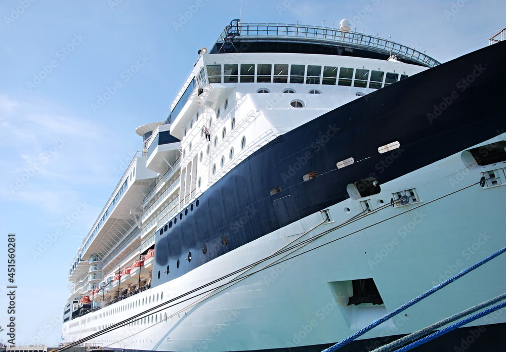 Naklejka premium Kreuzfahrtschiff im Hafen von Key West, Florida Keys