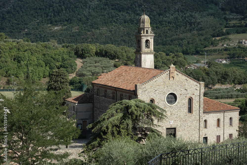 Arquà Petrarca veduta della chiesa dall'alto