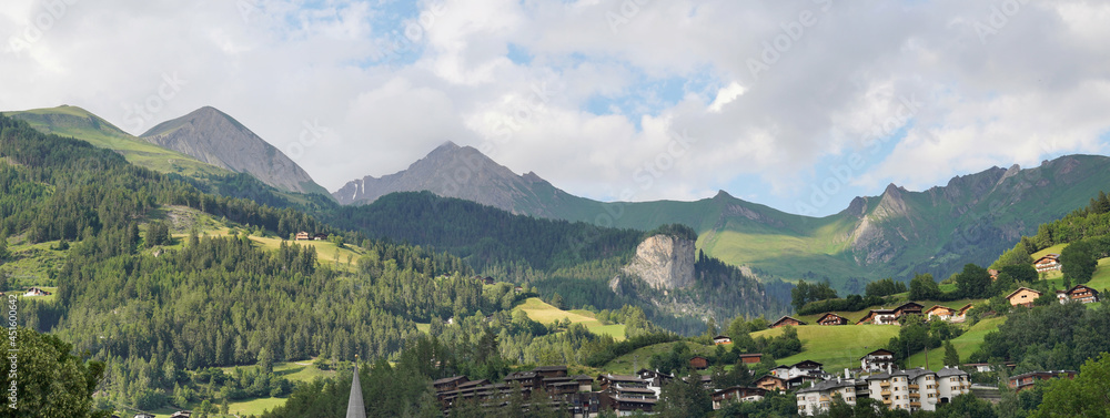 Matrei in Osttirol: Panoramablick mit dem Falkenstein
