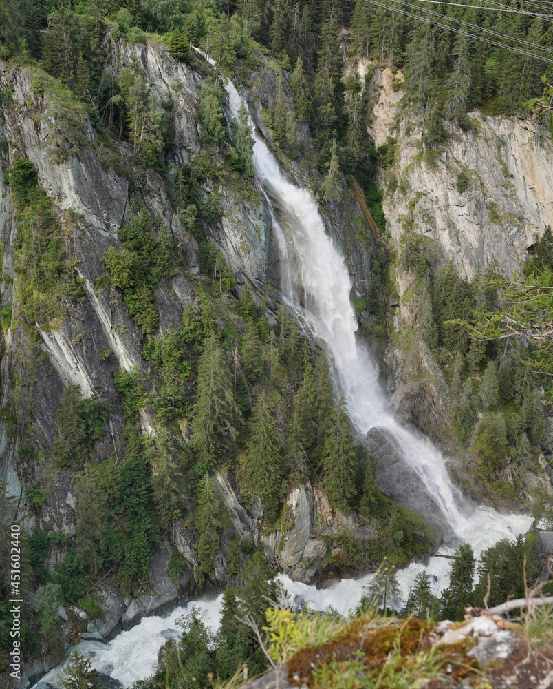Bei Matrei in Osttirol: Steinerfall