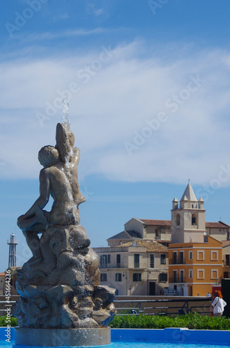Termoli - Molise - The fountain in Piazza S. Antonio, in the background the old village.