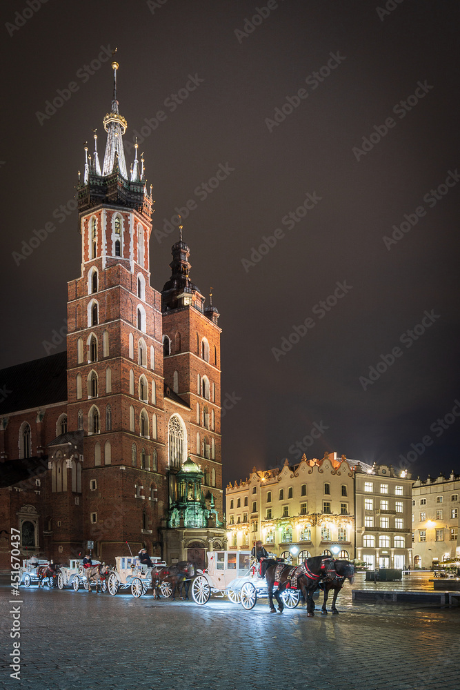 Kościół Mariacki na rynku w Krakowie | Polska