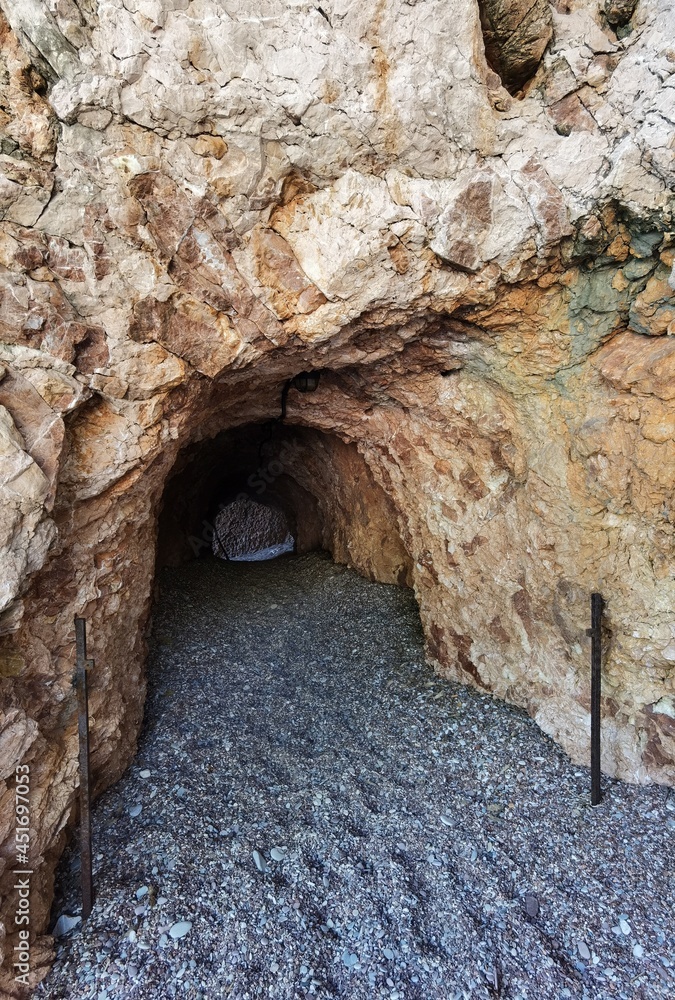 Obraz premium old cave in the cave