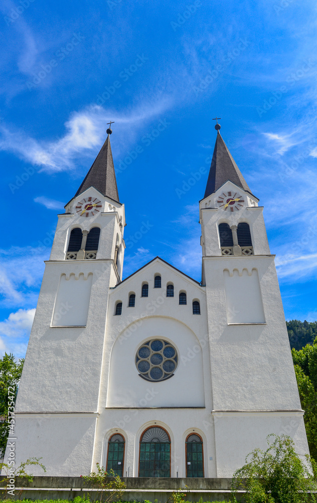 Neue Pfarrkirche Götzis im Bezirk Feldkirch in Vorarlberg Neue Pfarrkirche Götzis im Bezirk Feldkirch in Vorarlberg