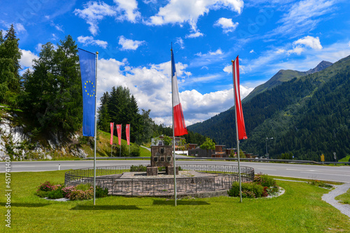 Denkmal an der Arlbergstraße (L 197 / B 197) in St.Anton am Arlberg / Tirol photo