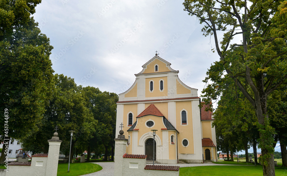 Pfarrkirche Mariä Himmelfahrt in Dettingen an der Iller Pfarrkirche Mariä Himmelfahrt in Dettingen an der Iller