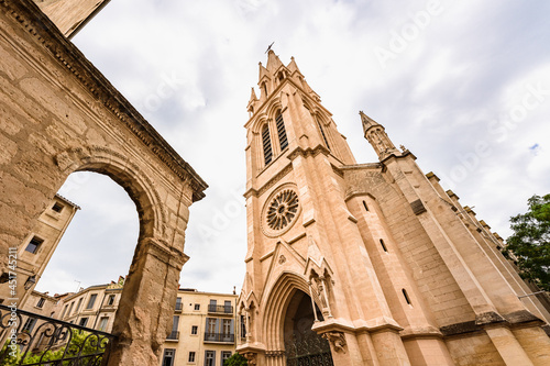 Foto Low angle view of a Neo-Gothic church known as Carre de Sainte-Anne in Montpellier