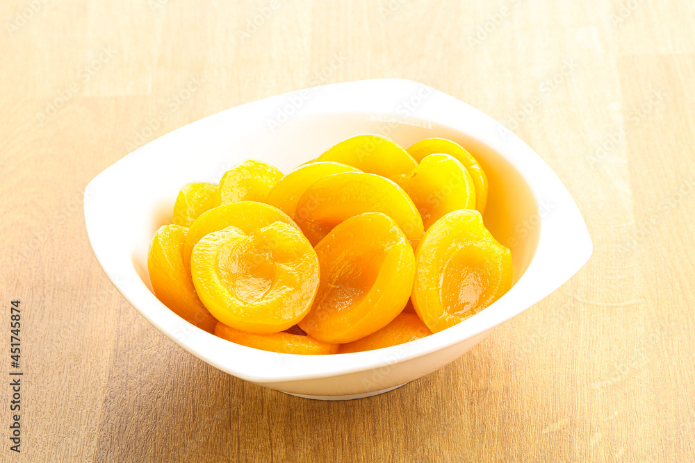 Canned apricot – sweet light dessert