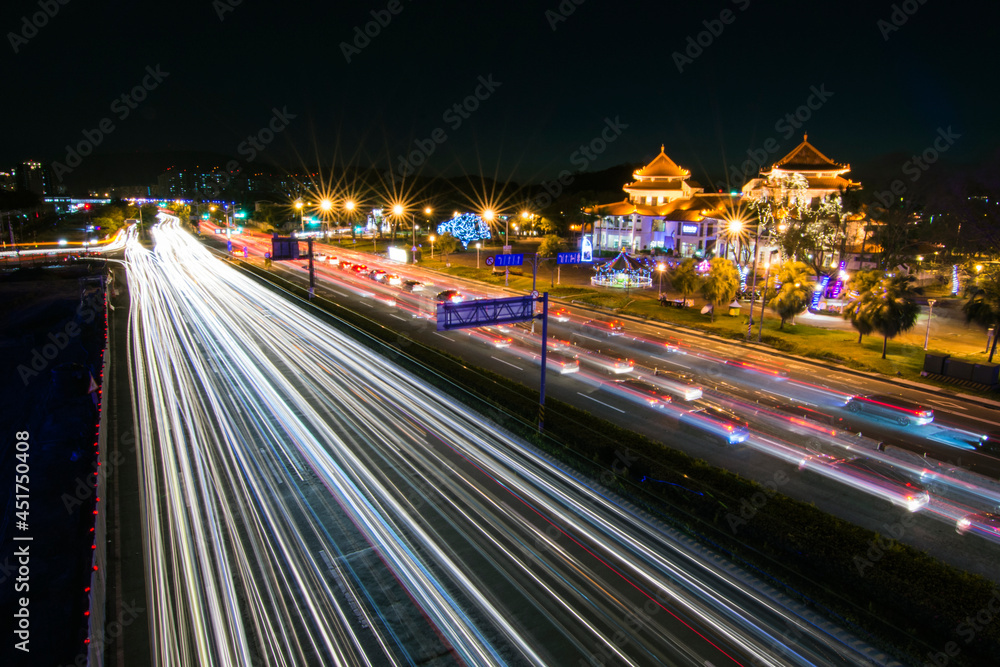 Fototapeta premium traffic at night (Lotus pond)