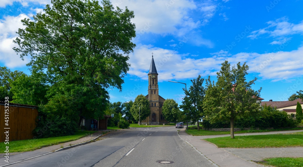 Fototapeta premium Evang.-Luth. Pfarrkirche St. Egydius in Insingen, Lohr 