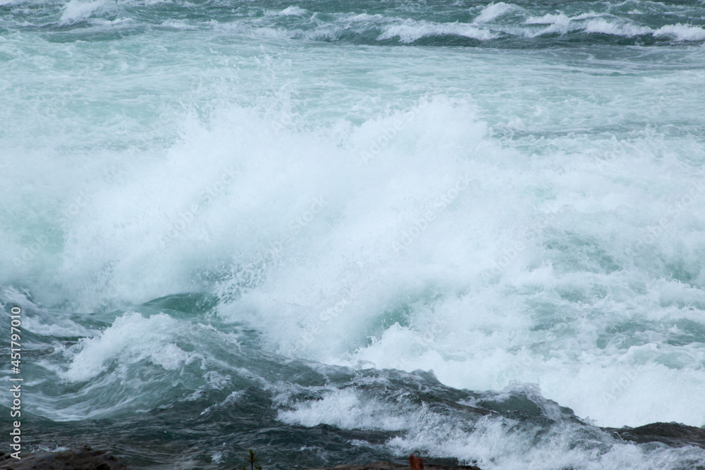 Fototapeta premium Cascading waters on the Niagara River