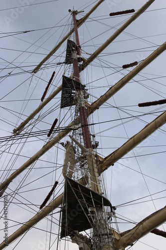 rigging of a sailing ship