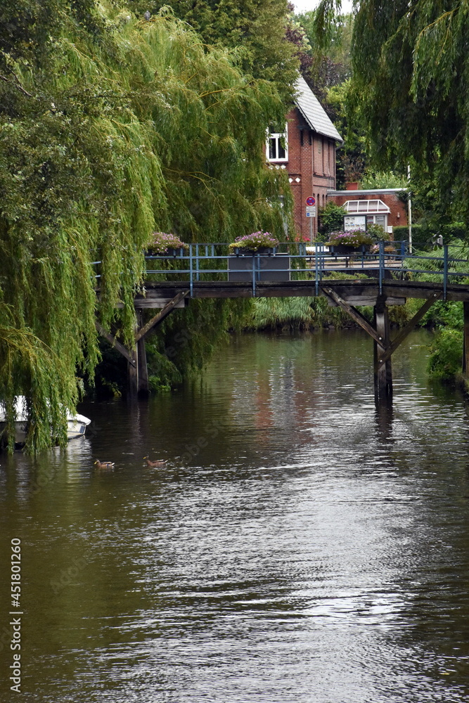 Kanal in Friedrichstadt im Sommer Kanal in Friedrichstadt im Sommer