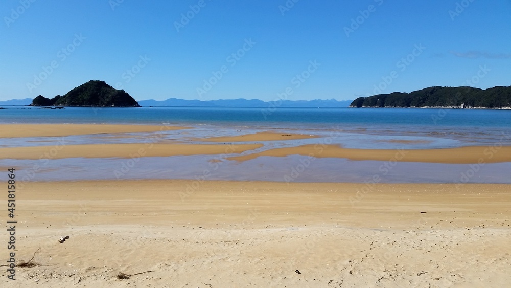 A stunning view from the Abel Tasman hiking trail