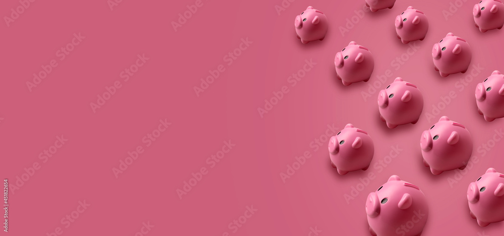 Banner web pink piggy bank increasing in size - Growing investment concept.