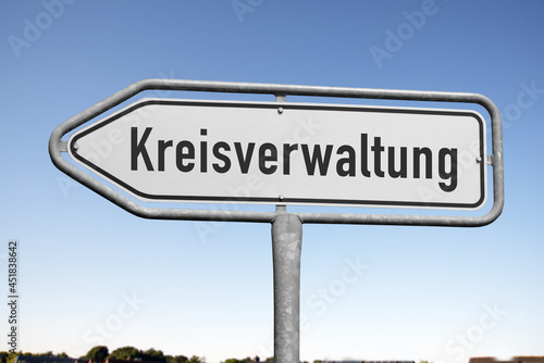 Kreisverwaltung, Wegweiser photo