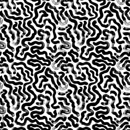 Vector seamless black and white organic lines pattern. Hand drawn organic shapes texture. Abstract maze background. Biological grunge squiggle lines, structure of natural cells. Monochrome shapes.