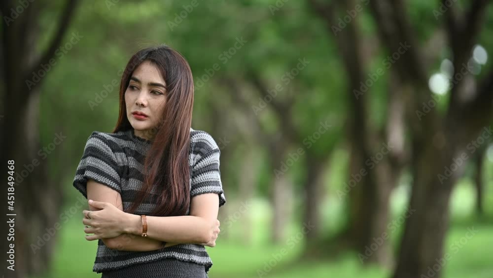 Beautiful thai woman very sad from unrequited love,She rethink and think over about love,vintage style,dark tone,broken heart,asian girl Beautiful thai woman very sad from unrequited love,She rethink and think over about love,vintage style,dark tone,broken heart,asian girl