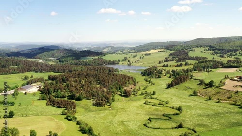 survol de l'Aubrac en Auvergne photo