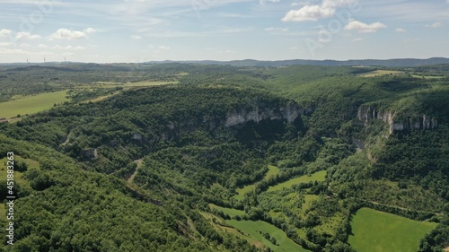 Survol de l Aveyron    Millau et du plateau du Larzac
