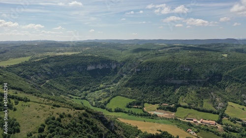 Survol de l Aveyron    Millau et du plateau du Larzac