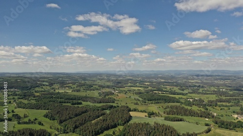 survol de l'Aubrac en Auvergne