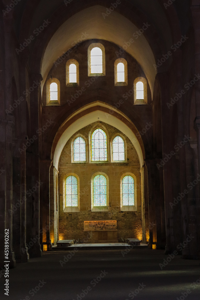 Fototapeta premium Bourgogne - Côte-d'Or - Montbard - Marmagne - Abbaye de Fontenay - Intérieur de l'église abbatiale