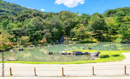 Wallpaper Mural 京都、天龍寺の曹源池庭園 Torontodigital.ca