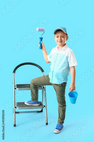 Little painter with roller ...