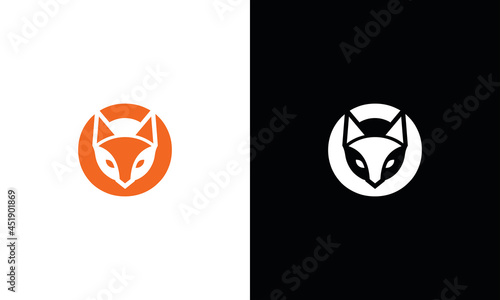 Vector trendy minimalist fox head logo in flat style