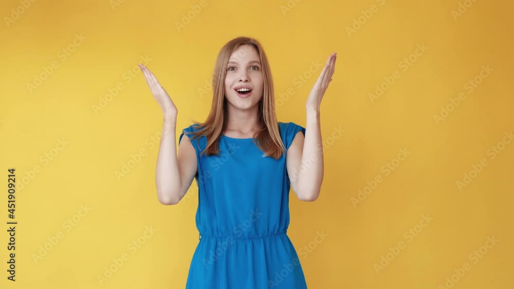 surprise reaction wow face amazed woman gif loop surprise reaction wow face amazed woman gif loop