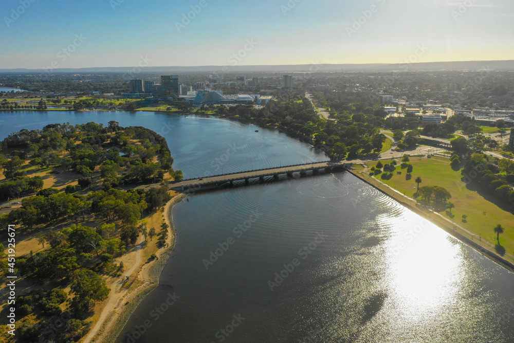 オーストラリアのパースをドローンで撮影した空撮写真 Aerial photo of Perth, Australia taken by drone.