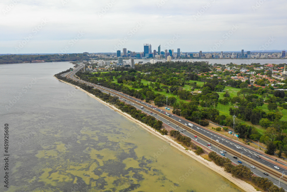 オーストラリアのパースをドローンで撮影した空撮写真 Aerial photo of Perth, Australia taken by drone.
