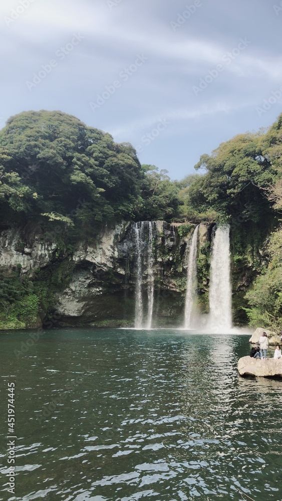 Obraz premium waterfall in the mountains